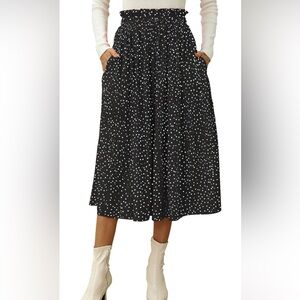 Polka dotted elastic high waist skirt - size medium